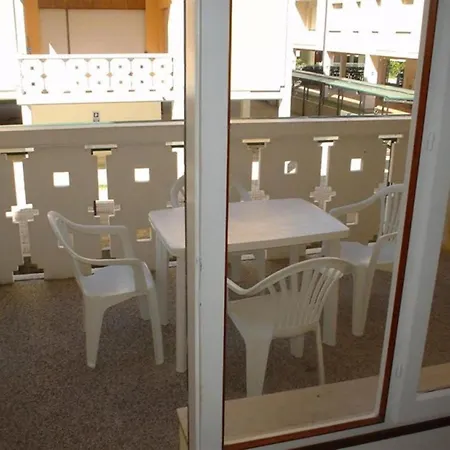 Welcoming For Seven Guests In Apartment *