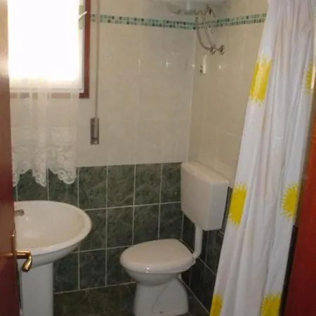Apartment Welcoming For Seven Guests In